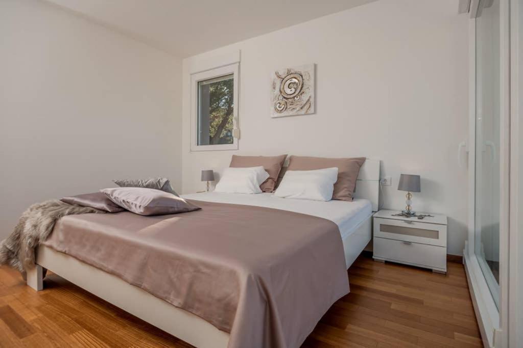 Graf Villa *